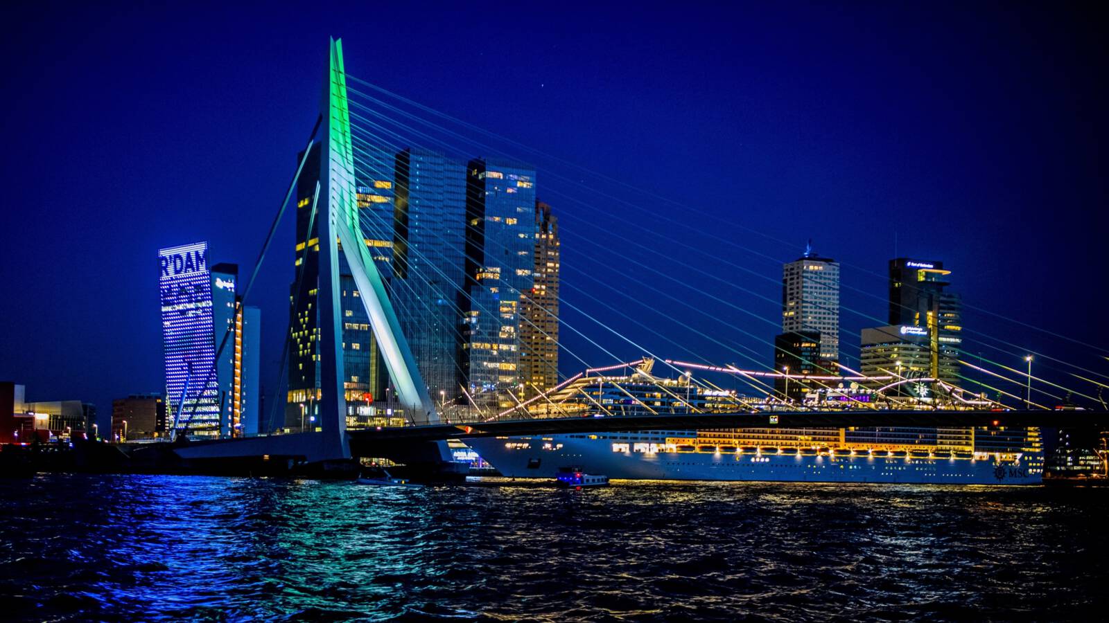 Rotterdam, Striving To Be Green, Downplays CO2 Targets 